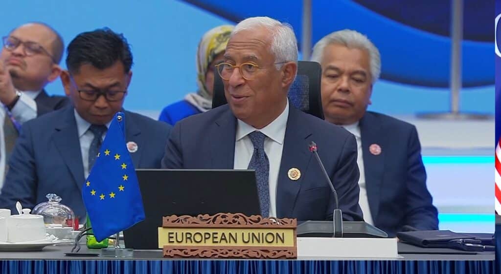 Screenshot from the official EU Audiovisual Service video “European Council President António COSTA in Kuala Lumpur, Malaysia for the 47th ASEAN Summit – Opening remarks by António COSTA, President of the European Council” (I-279633), recorded on October 26, 2025. Source: European Union, Audiovisual Service – https://audiovisual.ec.europa.eu/en/media/video/I-279633